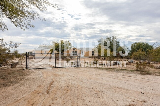 Building Photo - Acreage, NO HOA, So Much Room!