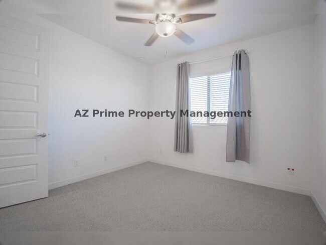 Building Photo - 3719 S 63rd Dr