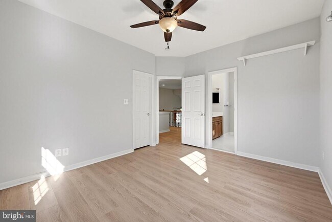 Building Photo - 43725 Red House Dr