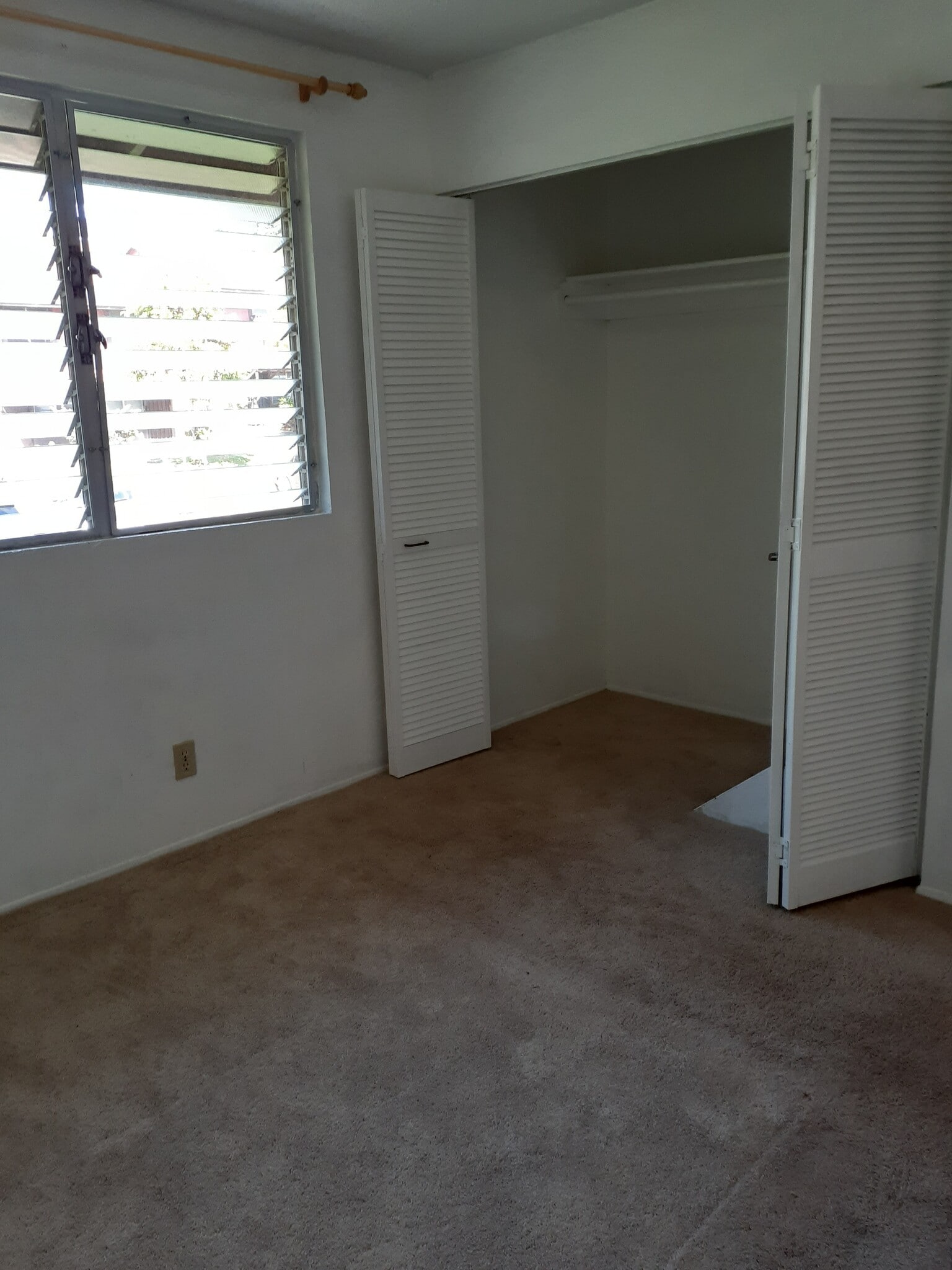 Building Photo - 94-1486 Lanikuhana Ave