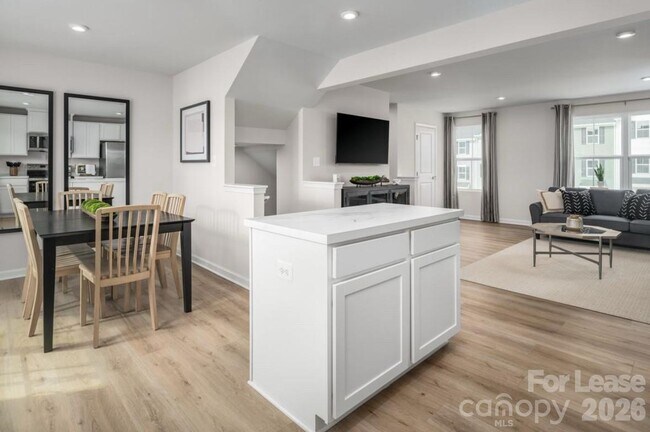 Building Photo - 5127 Stevedore Wy