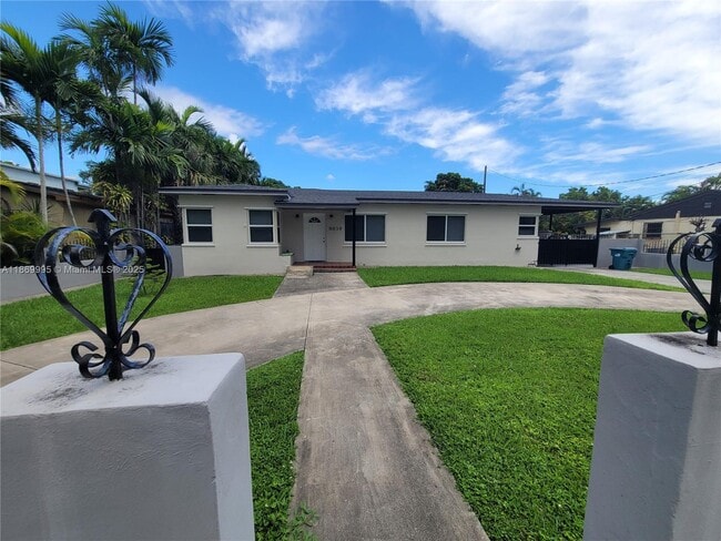 Building Photo - 8839 SW 28th St