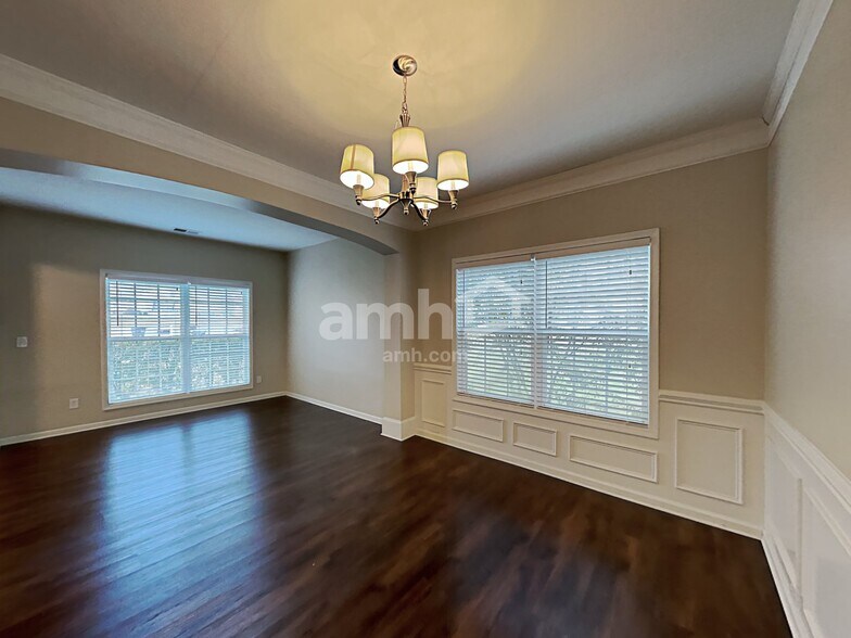 Building Photo - 2607 Swansong Ln