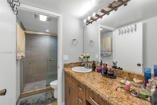 Building Photo - 3014 SW 21st Terrace