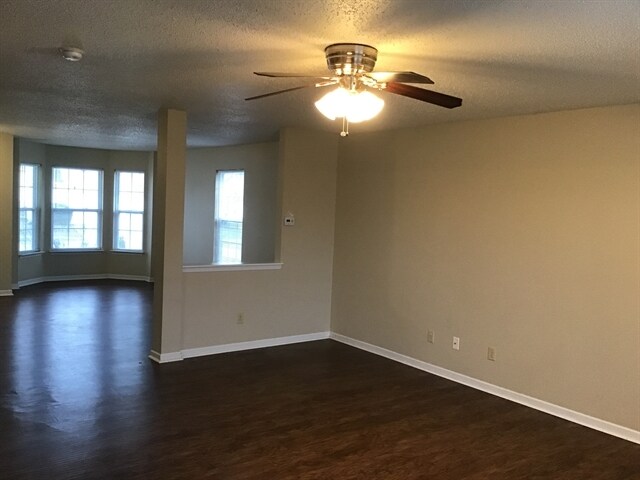 Building Photo - 5532 Floating Leaf Dr