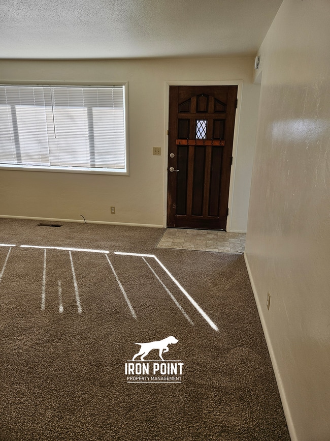Building Photo - North Boise Duplex w/2 beds, 1bath, W/D, a...