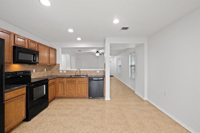 Building Photo - 8825 Stambourne St