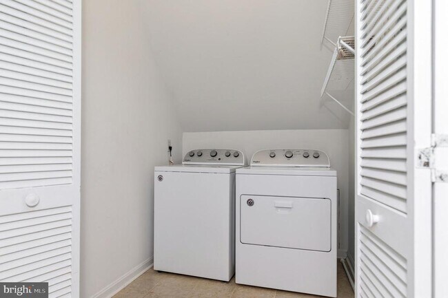 Building Photo - 2009 White Lake Dr