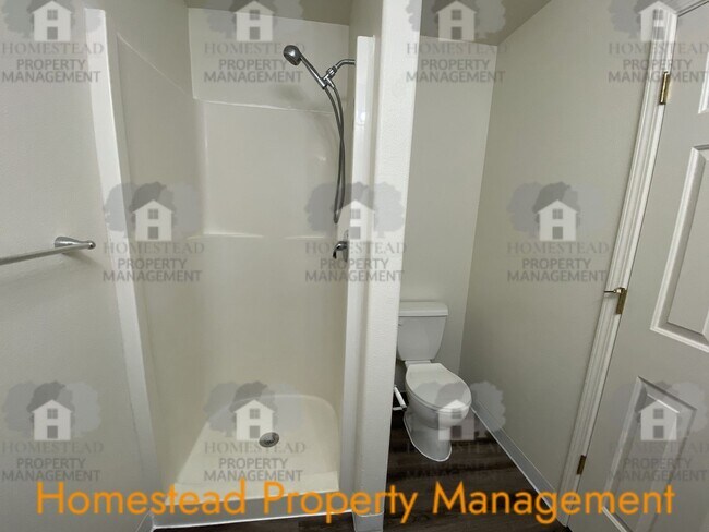 Building Photo - 599