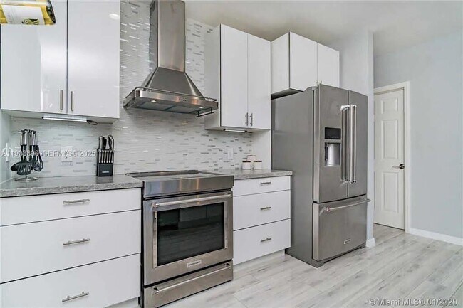 Building Photo - 1731 NE 172nd St