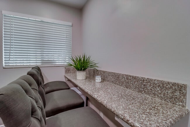 Building Photo - 6871 Alvarado Rd