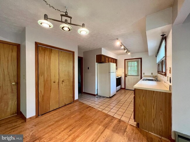 Building Photo - 148 Fieldstone Ln