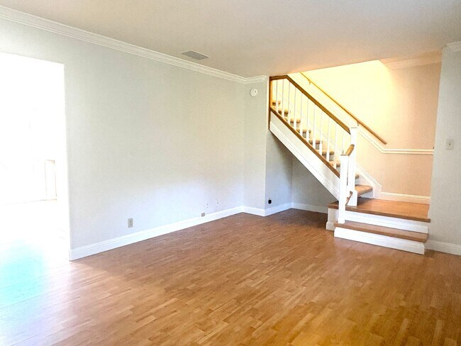 Building Photo - Charming Townhouse in Prime South San Jose