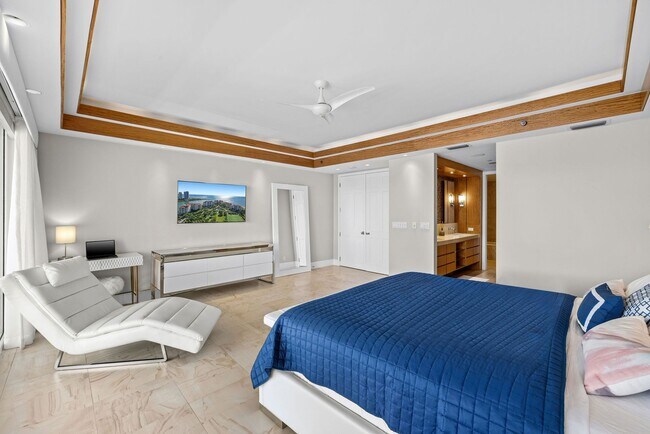 Building Photo - 5245 Fisher Island Dr