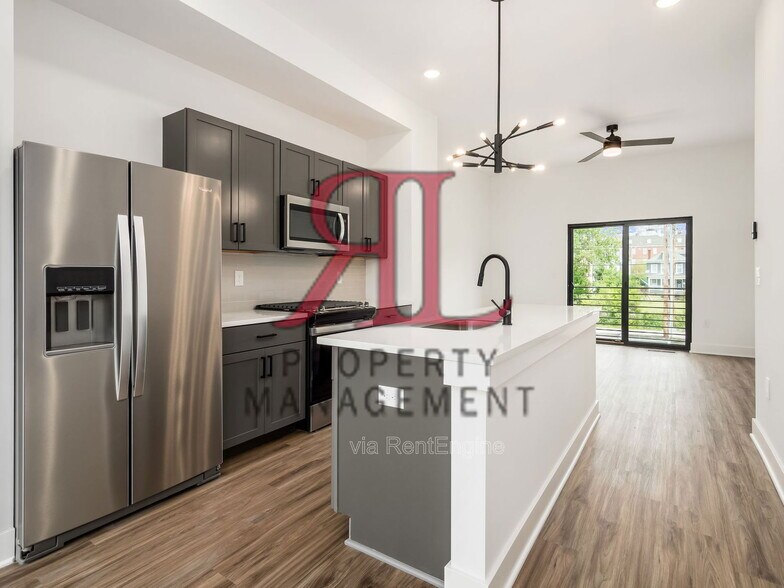 Building Photo - 1096 Oak St