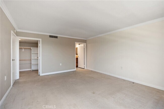 Building Photo - 24055 Paseo Del Lago W