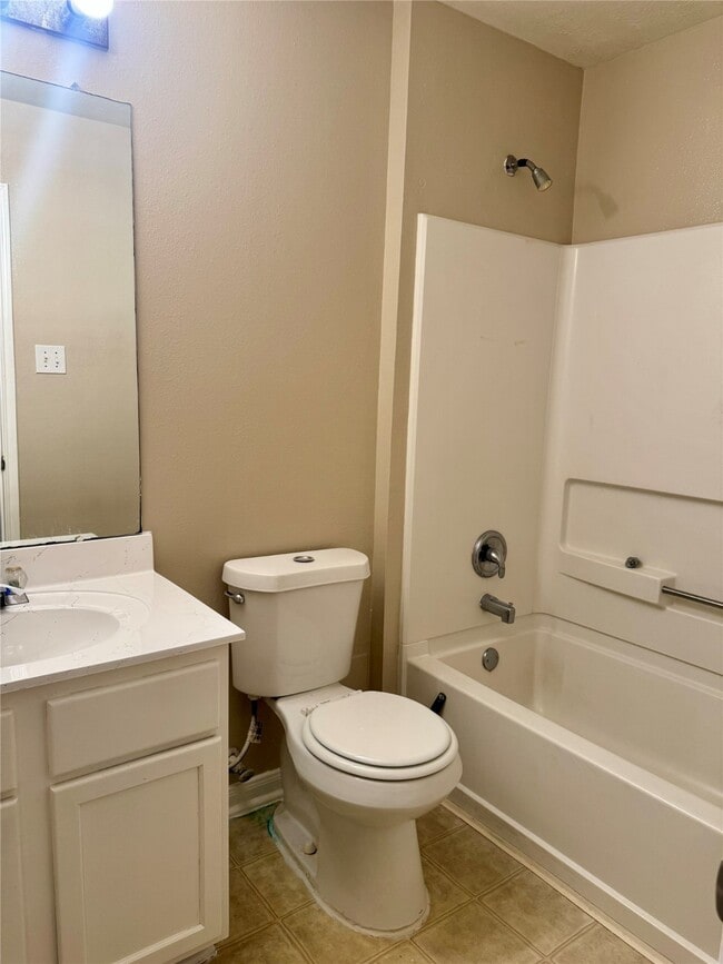 Building Photo - 5626 Tidewater Dr