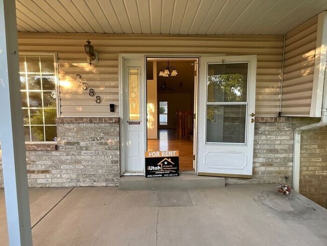 Building Photo - 4 Bedroom 2 1/2 Bath Home Oversized 2 Car Garage. Dog Friendly