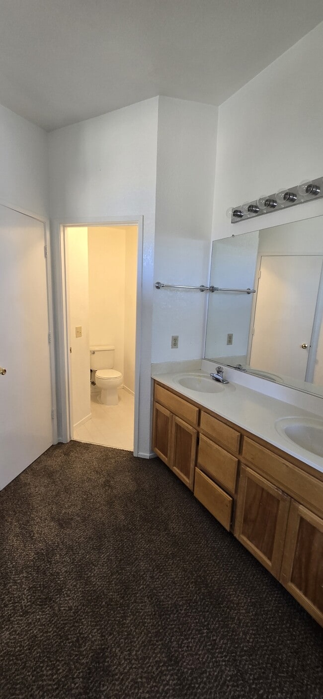 Building Photo - Weston Ranch 4 Bedroom 3 Bathroom Home