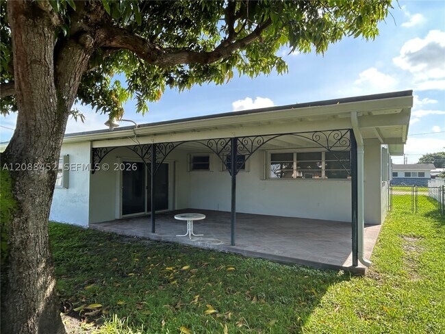 Building Photo - 5372 W 4th Ln