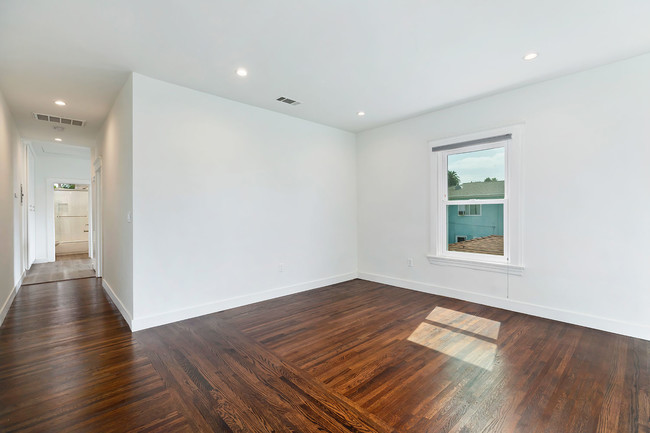 Living Room - 5841 Ernest Ave