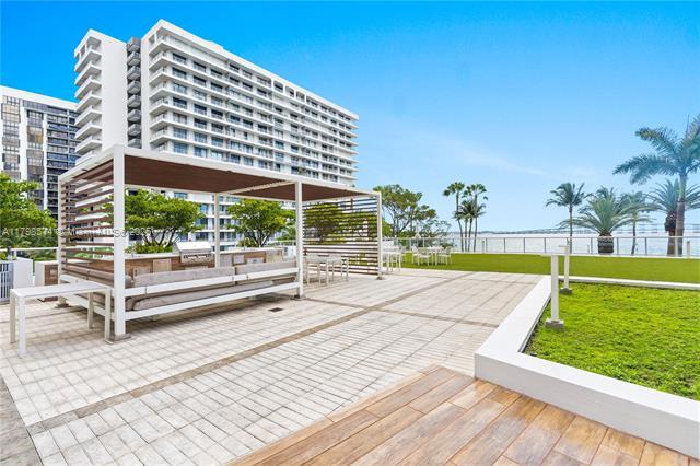 Building Photo - 1541 Brickell Ave