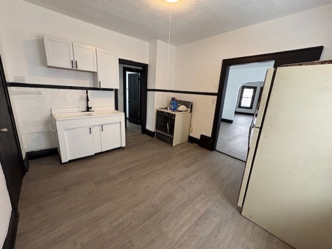 Building Photo - 3611 E 147th St