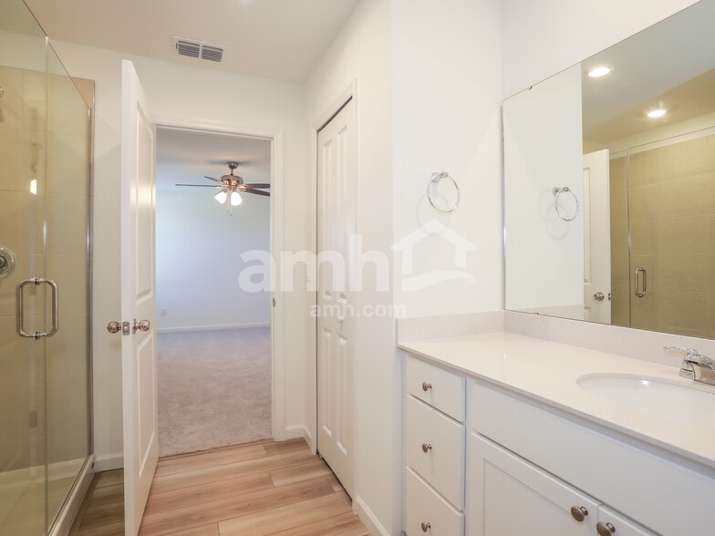 Building Photo - 2845 Grand Finale St