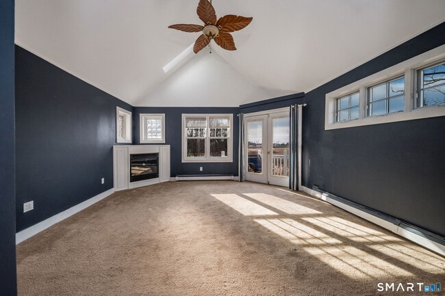 Building Photo - 90 Boston Post Rd