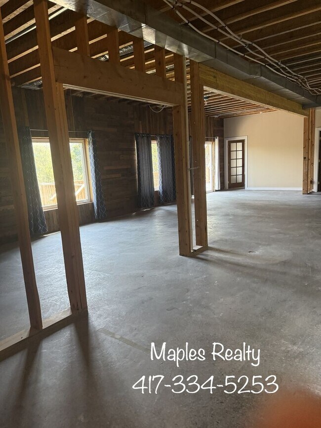 Building Photo - 70 Redwood Ln