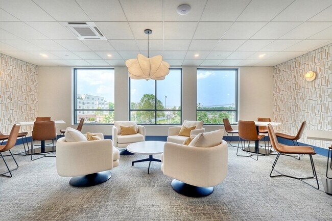 Building Photo - 62 Foundry St