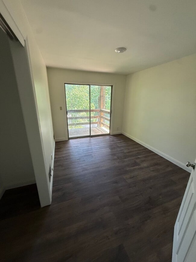 Building Photo - 805 Basil Rd