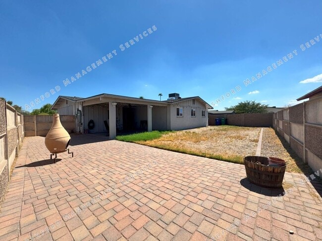 Building Photo - ***MOVE IN SPECIAL: REMODELED 4 BEDROOM HO...