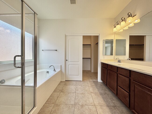 Building Photo - 10037 White Mulberry Dr