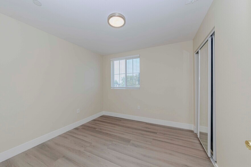 Building Photo - 8711 McKinley Pl