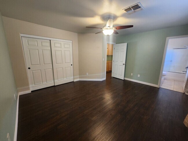 Building Photo - ***$100 off 1st Month Rent*** 3 BEDROOM 2 ...
