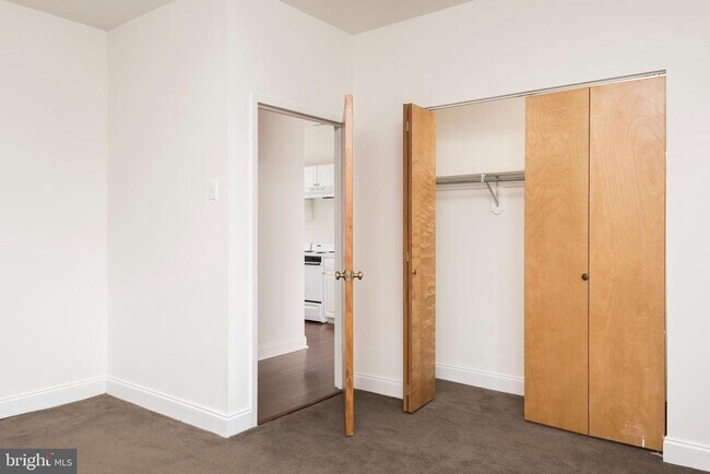 Building Photo - 220 S 16th St