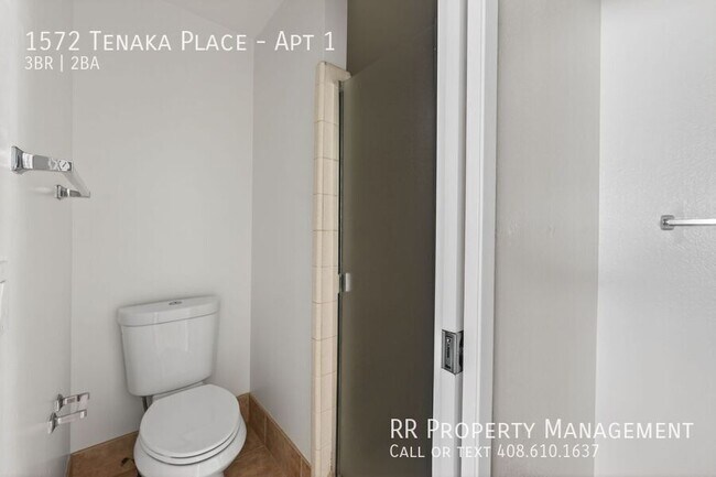 Building Photo - 1572 Tenaka Pl