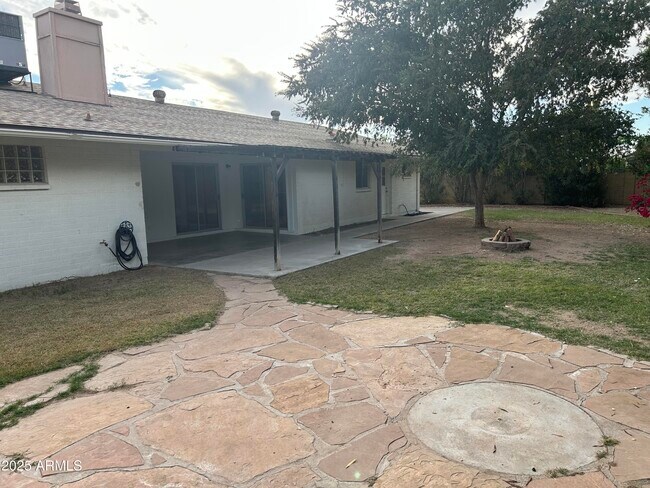 Building Photo - 6120 E Hobart St