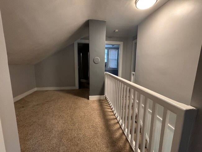 Building Photo - 120 S Roop St