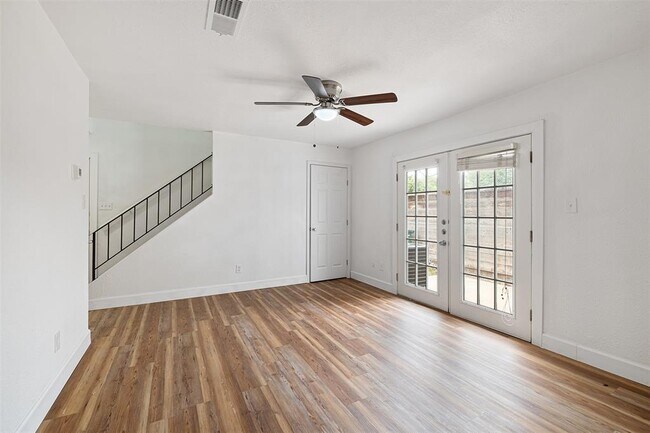 Building Photo - 2217 Mission Hill Dr