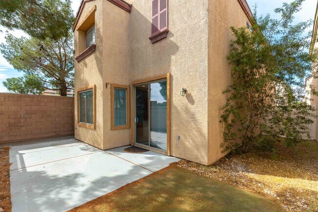 Building Photo - Must See Home in Gated Community!