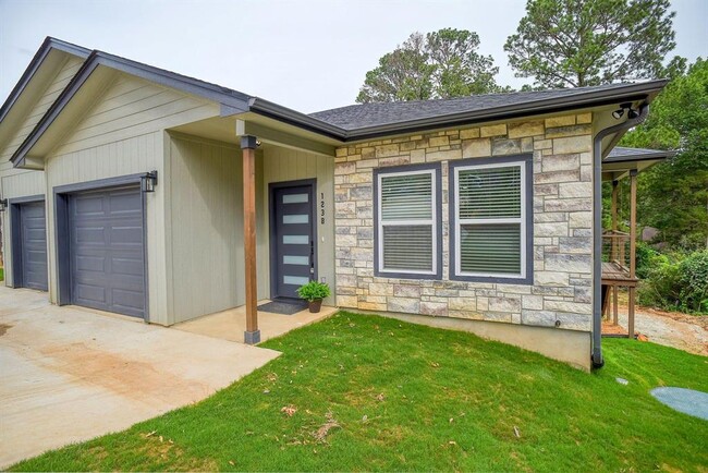 Building Photo - 123 S Kanaio Dr