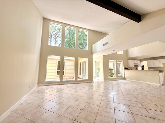 Building Photo - 11530 Bellerive Dr