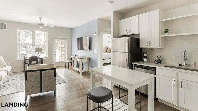 Building Photo - 556 Martin Rd SW