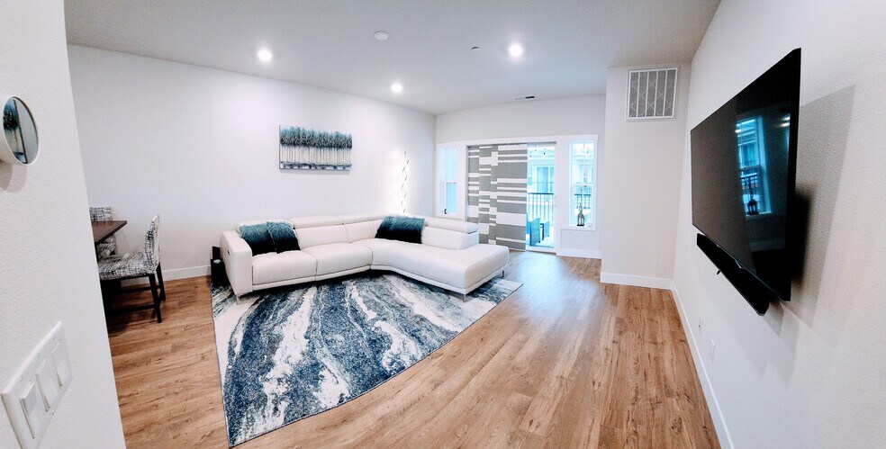 Building Photo - 16065 NW Frog Ln