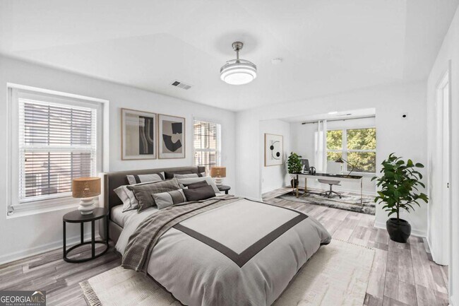 Building Photo - 4228 Laurel Creek Ct SE