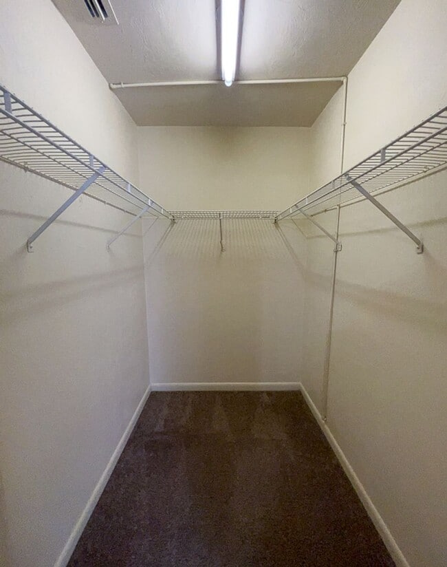 Building Photo - 2/2 Flat in Napier Oaks available Early August! *Approved Application*