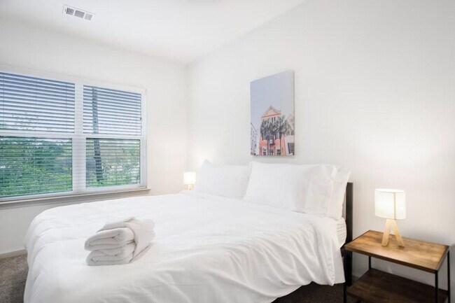 Building Photo - 8251 Windsor Hill Blvd