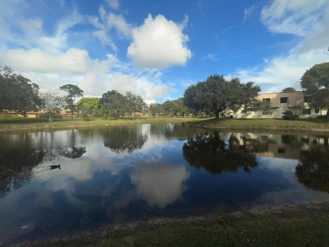 Building Photo - 4185 Oak Terrace Dr